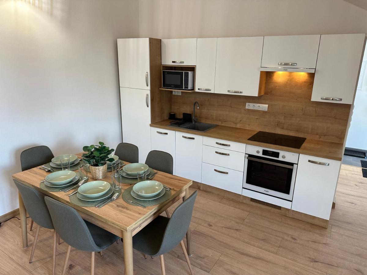 Green Apartment - City Centre - Main Square Liptovský Mikuláš Екстериор снимка