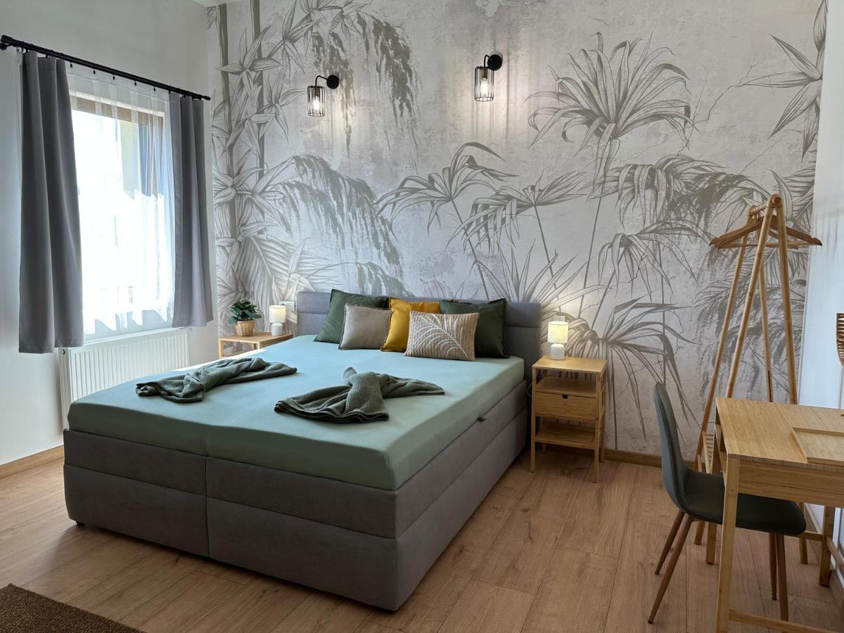 Green Apartment - City Centre - Main Square Liptovský Mikuláš Екстериор снимка