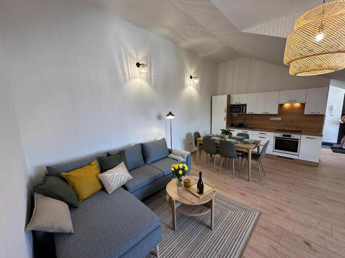 Green Apartment - City Centre - Main Square Liptovský Mikuláš Екстериор снимка