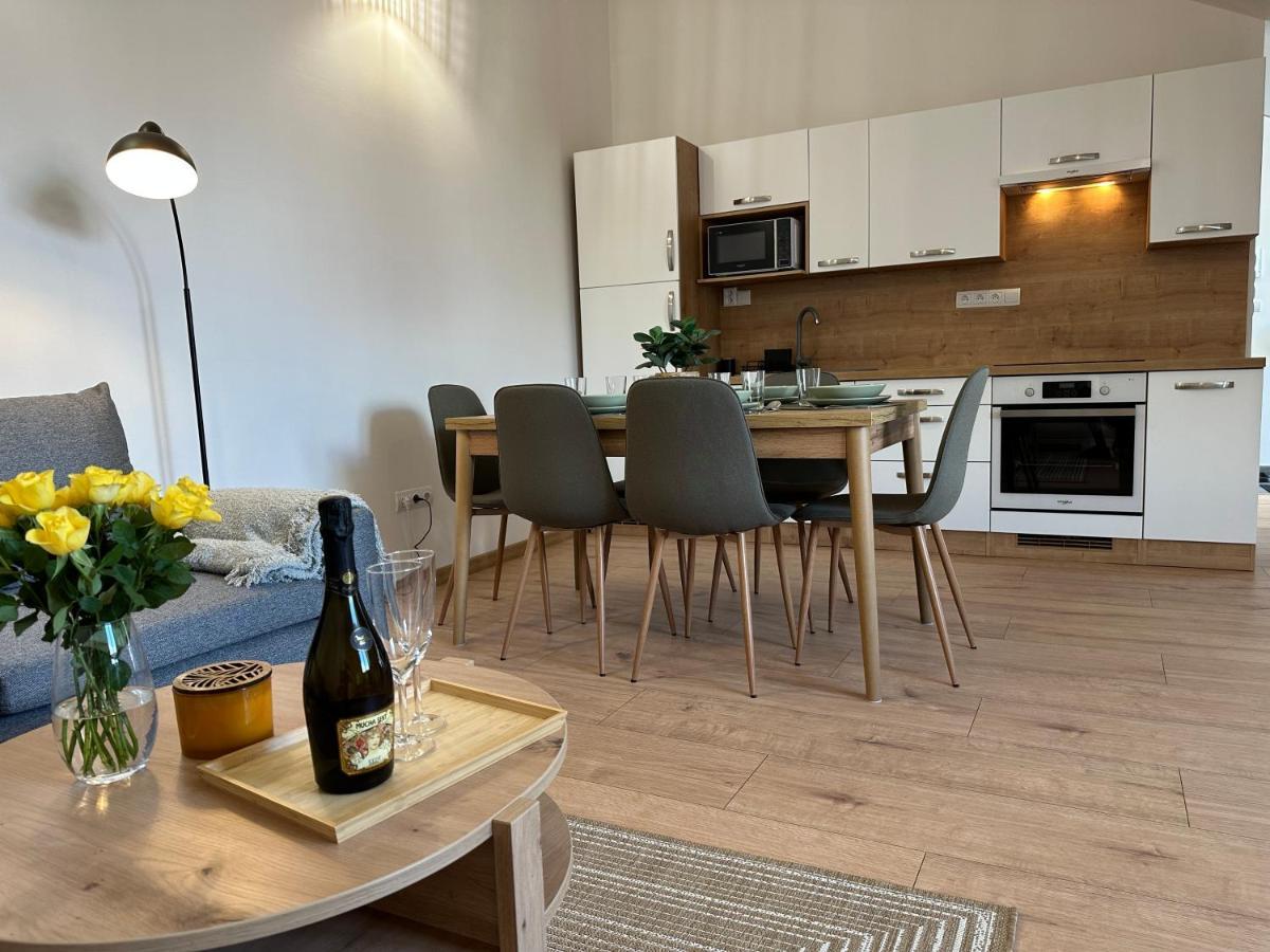 Green Apartment - City Centre - Main Square Liptovský Mikuláš Екстериор снимка